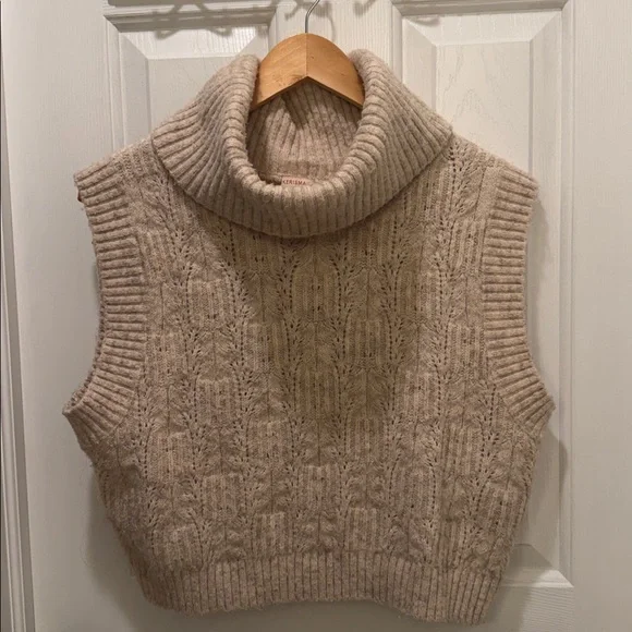 Oatmeal sleeveless knit turtleneck sweater - Picture 1 of 2